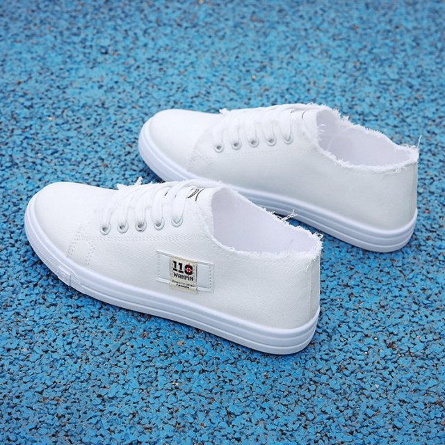 2021 Women Casual Shoes New Spring Women Shoes Fashion Embroidered White Sneakers Breathable Flower Lace-Up Women Sneakers