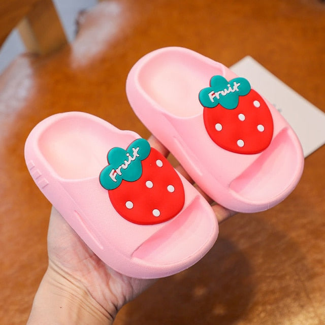 Cartoon Strawberry Kids Slippers for Boys Summer Beach Indoor Slippers Cute Girl Shoes Home Soft Non-Slip Cute Children Slippers