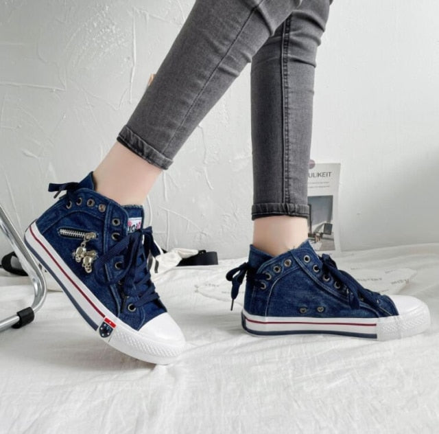 Women&#39;s Denim Flat-heel Round Toe Lace-up Skull Metal Decoration High-top Comfortable Fashion Classic Casual Sneakers